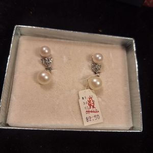 Vintage NWT Ward silver tone  faux pearl and diamond clip on earrings in the box